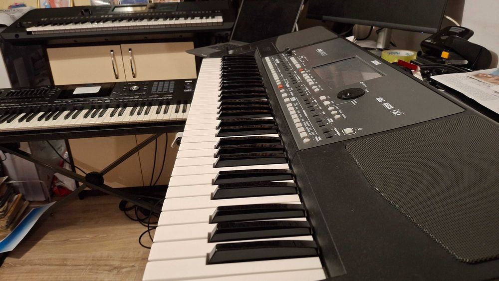 Продава се професионален аранжор KORG Pa600