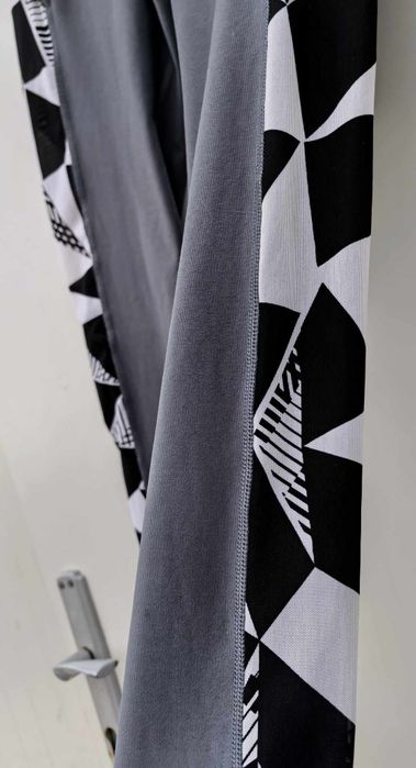 Nike оригинален дамски клин Л размер