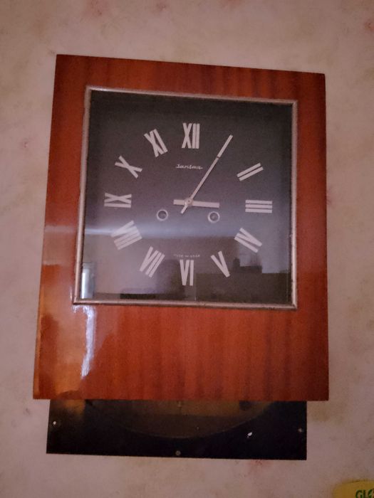 Руски механичен стенен часовник Янтар