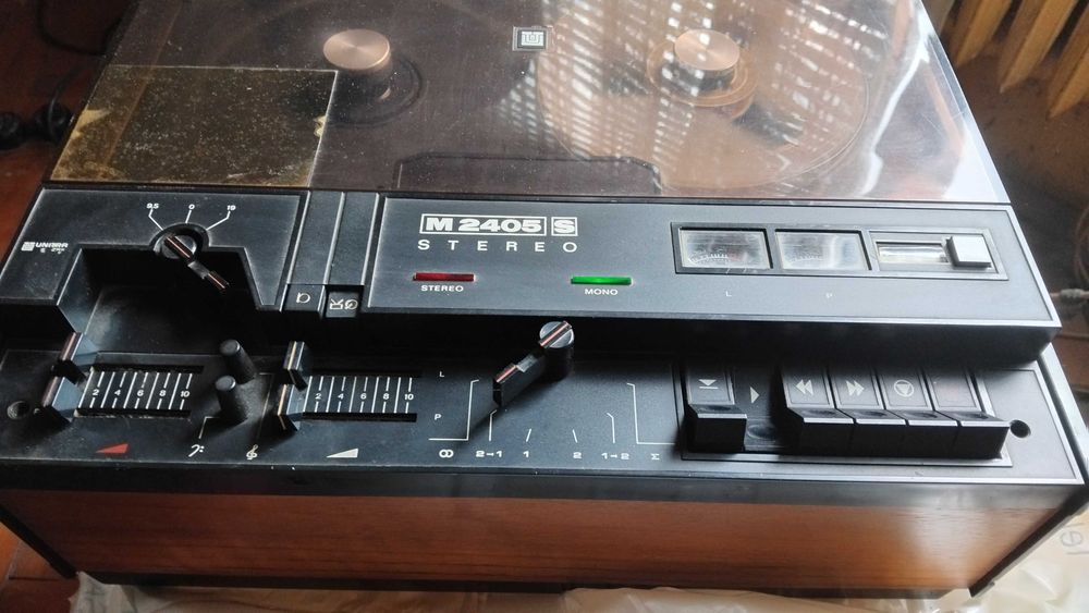 Продавам магнетофон UNITRA M 2405 S