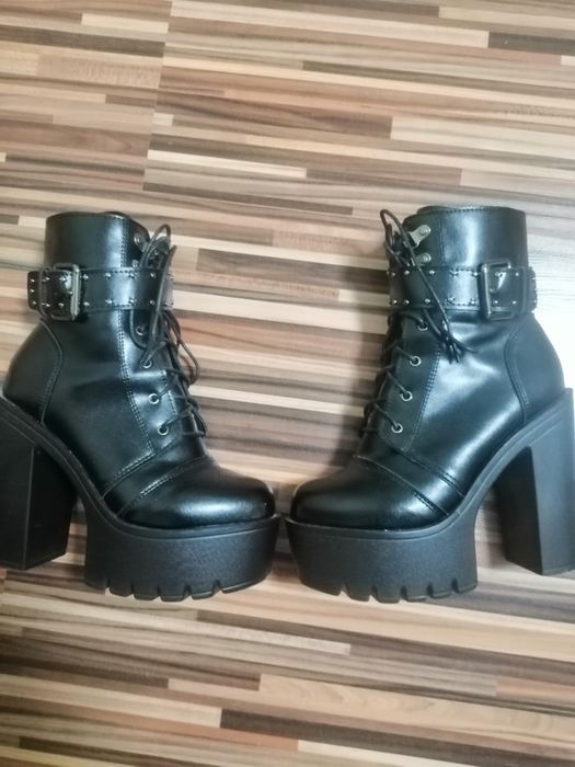 Vand Botine cu toc nr 37