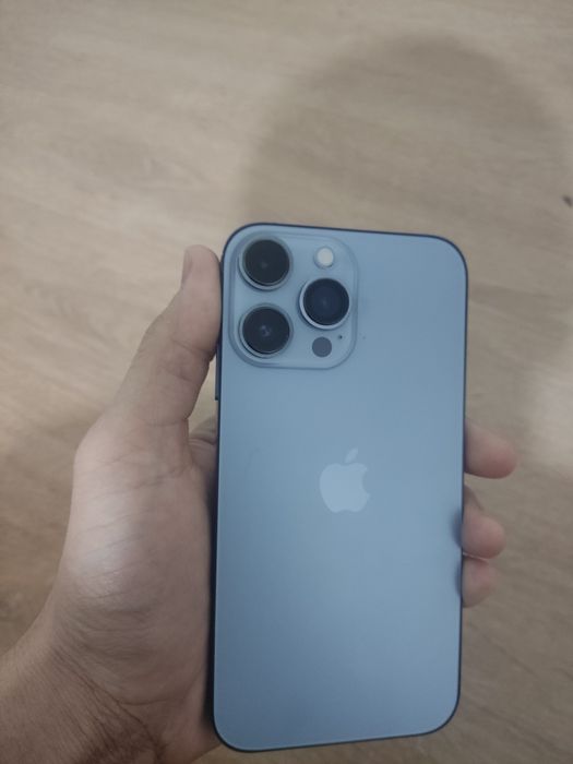 Iphone xr 13 pro korpusda.
