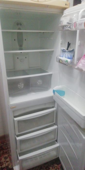 Продам холодильник LG