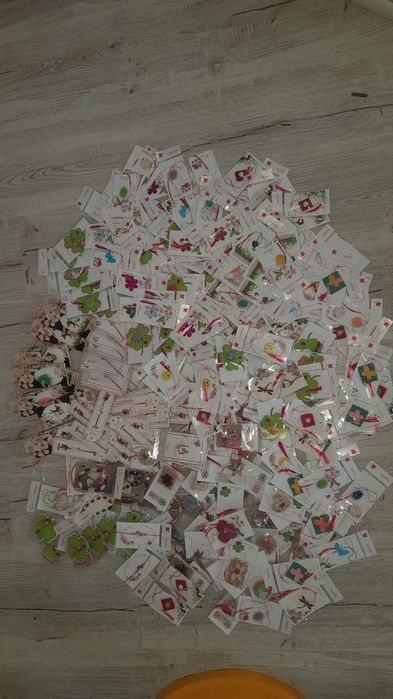 Lot mărțișoare ( 463 bucati )