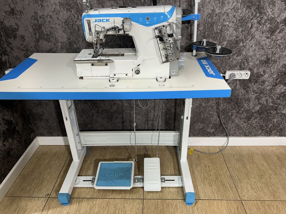 Продам швейные машинки jack