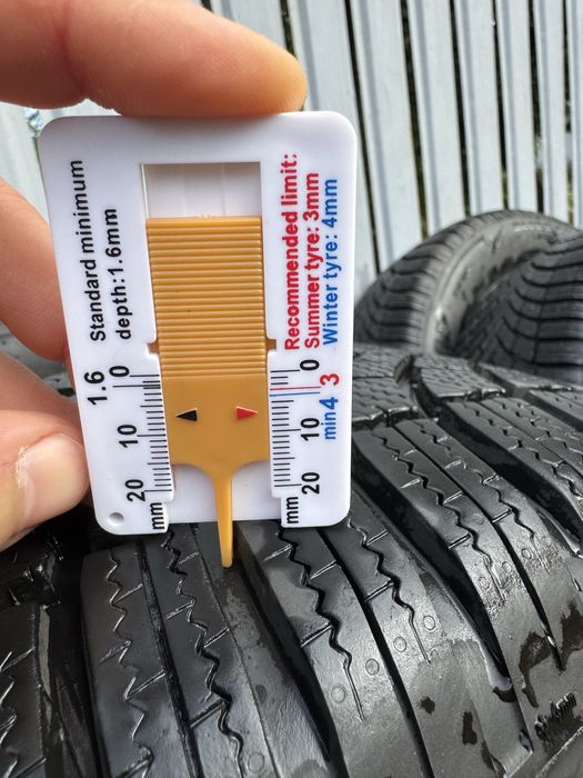 Anvelope de iarna 225 60 R18 Bridgestone Blizzak Lm 005 Dot 25/2023 10