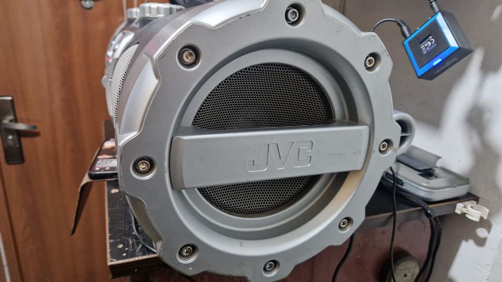 BoomBox  JVC RV-NB10B.