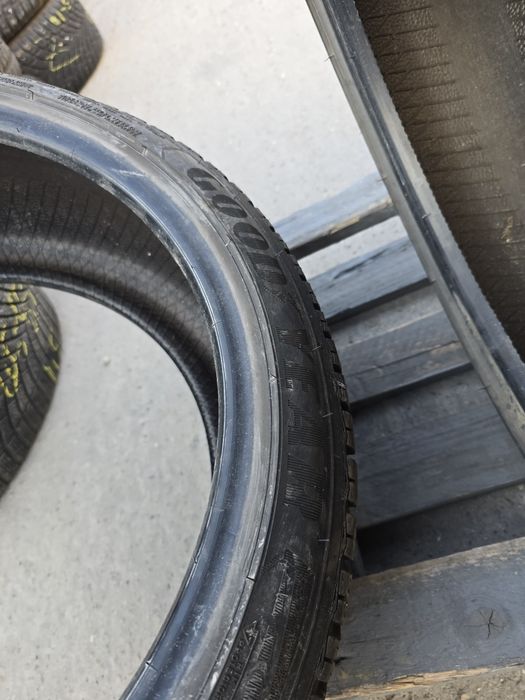 Anvelope de iarna 205-45r17 Goodyear
