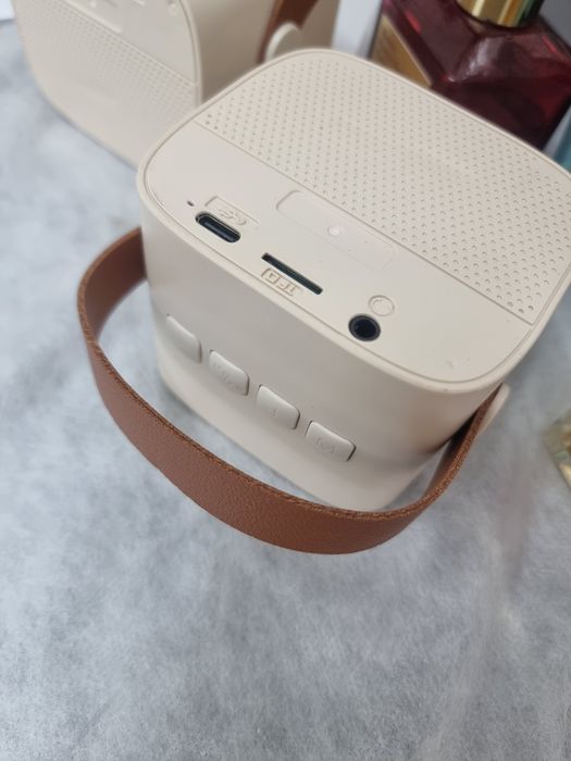Boxă portabilă, nouă