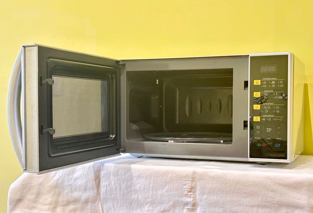 Микровълнова фурна LG, 800W, 23 литра