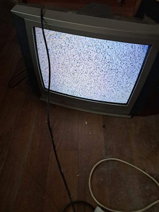 Продам тв.5000тен.пульта нет.в рабочем состоянии