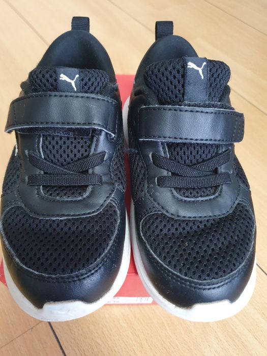 Adidasi Puma negri marime 26