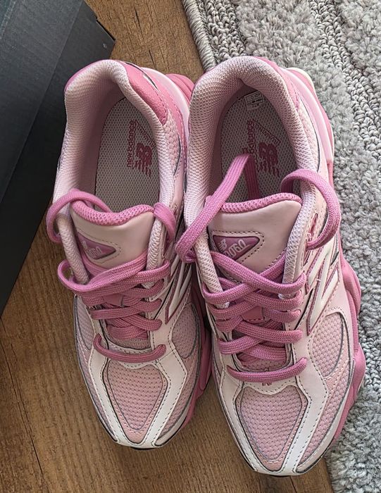 Дамски маратонки New Balance 9060 розови