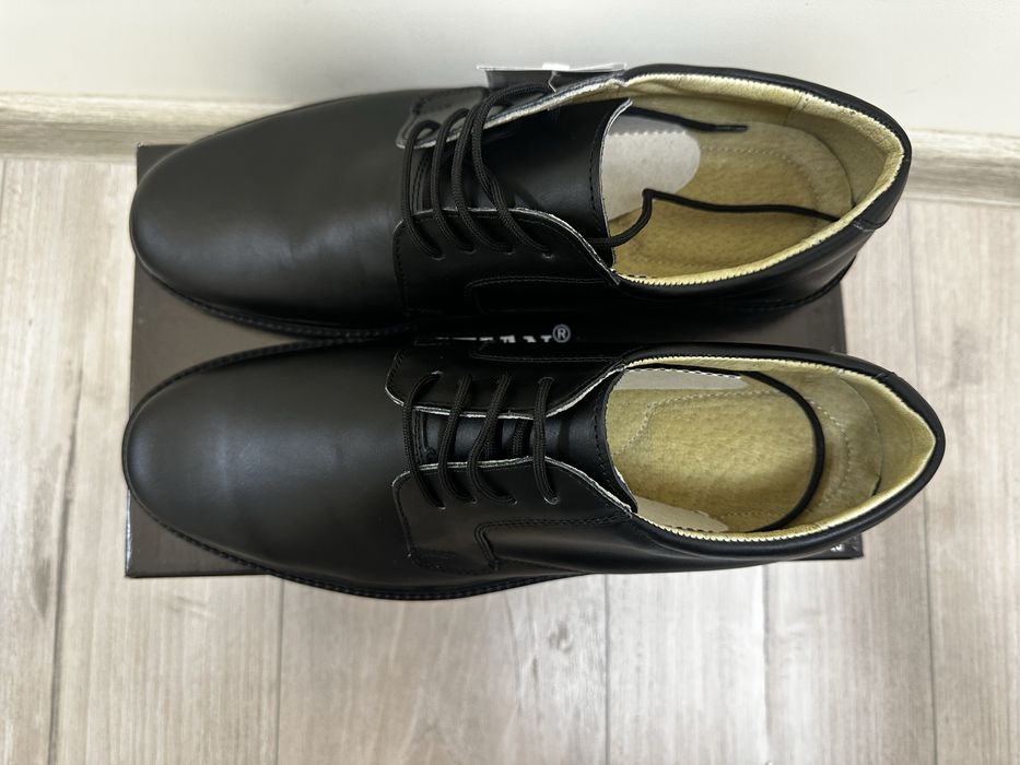 Обувки от естествена кожа НОВИ номер 44