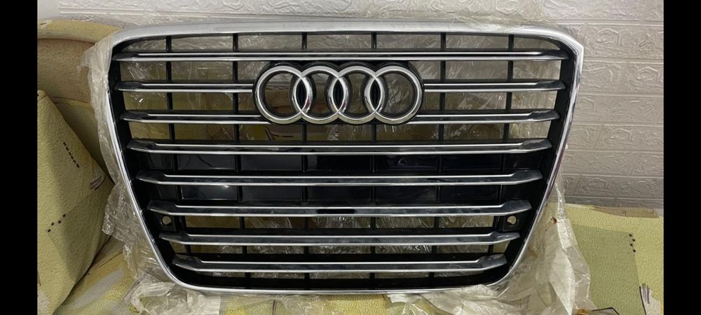 Продам решотку капота