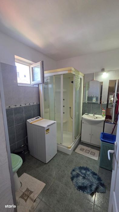 Apartament la casa de inchiriat – 2 camere, zona semicentrala