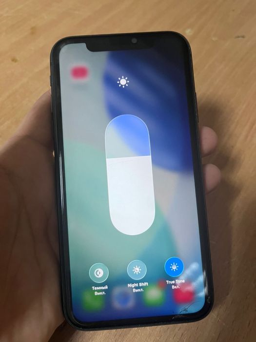 Iphone 11  64 gb 76akb