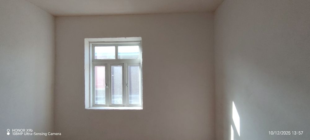 Kumushkonda yashashga tayyor hovli tez va arzon sotiladi 6 sotix