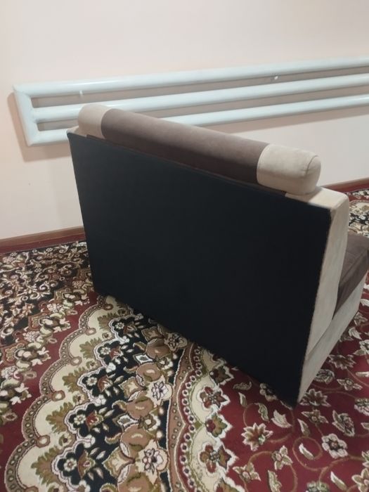 Диванчик маленький