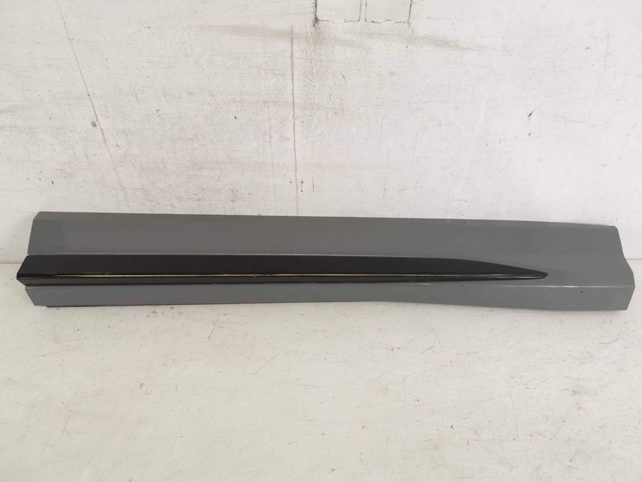 Ауди Кю3 / Audi Q3 F3 S-Line Оригинален десен преден праг (бандо) в до