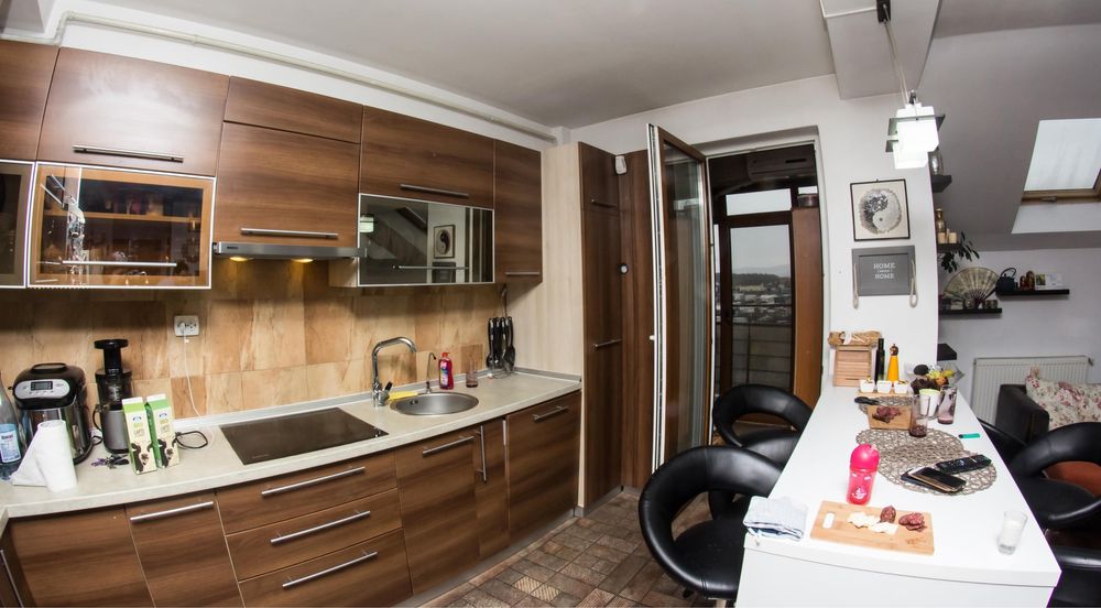 Apartament 3 camere de inchiriat cu garaj