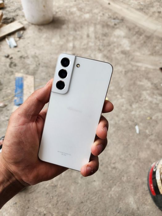 Samsung S22     xotira 256