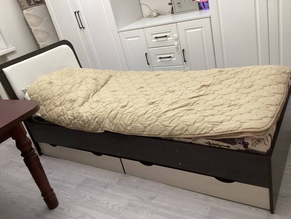 Кровать односпальная