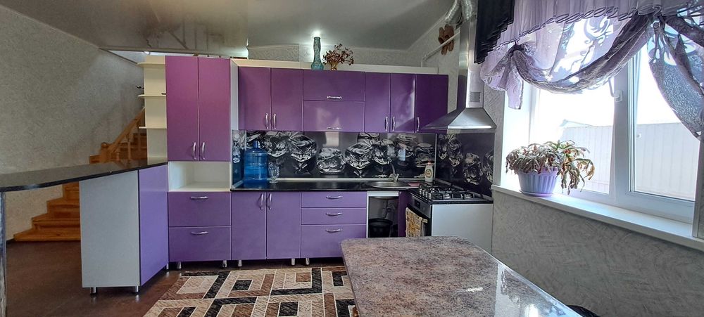 Продам 4ком. дом мкр. Западный