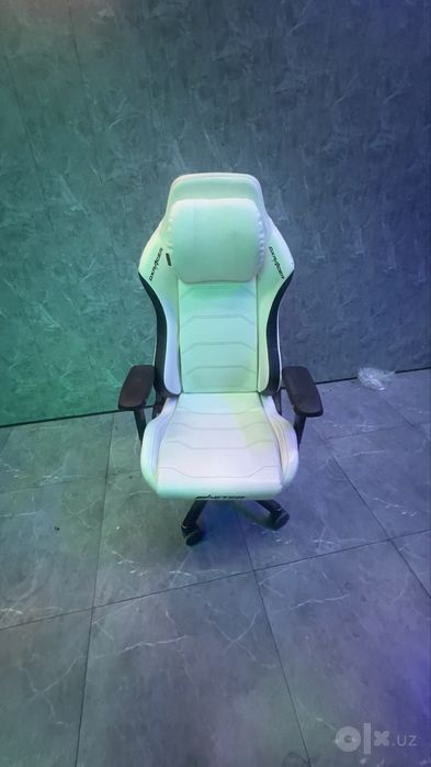 Продаю игровые кресла DXRacer