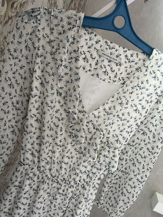 Продаю платье хороших фирм