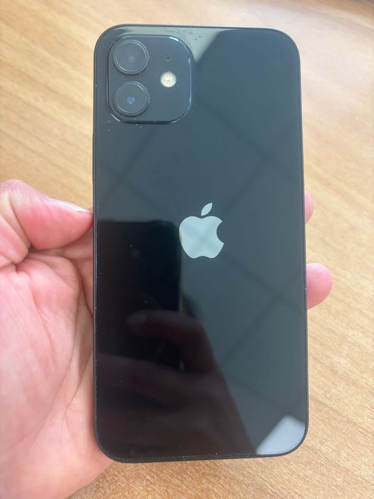 Продажба на мобилен телефон IPhone 12