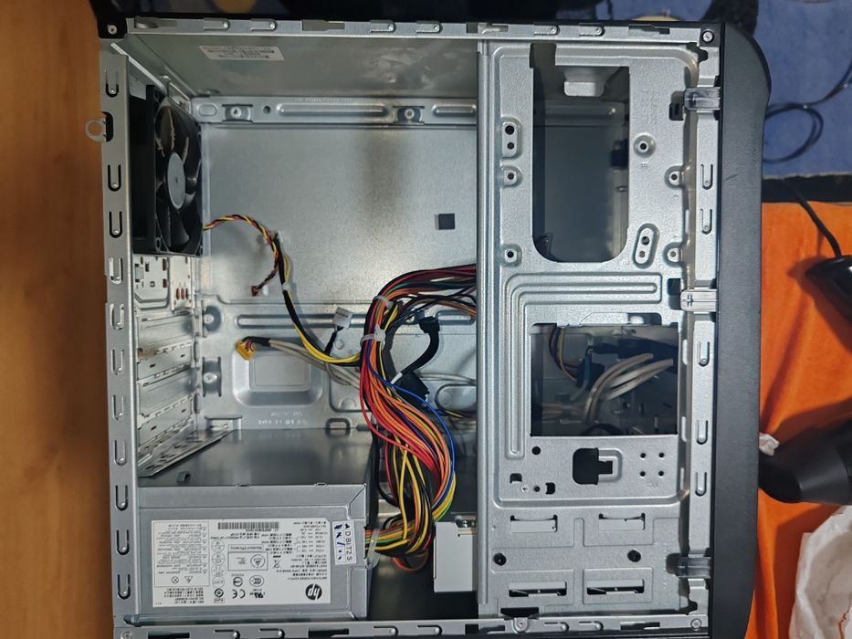 Carcasa hp +sursa 300w