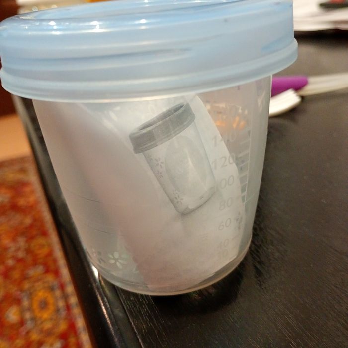 Бебешки шишета от  0 до  3 месечна възраст