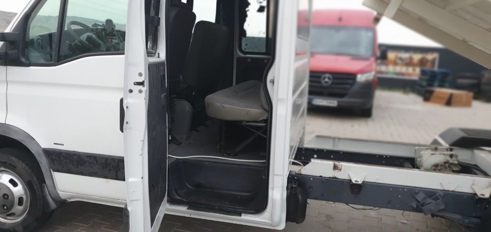 Iveco 35c15 7 locuri Basculabil doka cabină dublă