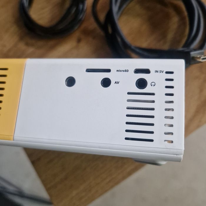 Mini Proiector Led de perete