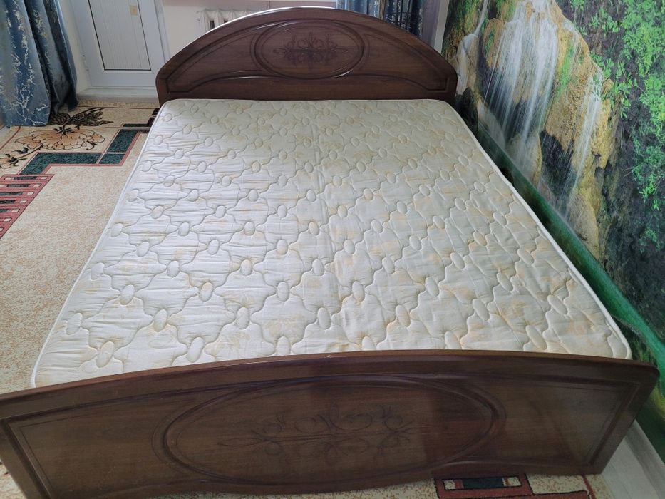 Кровать двуспальная