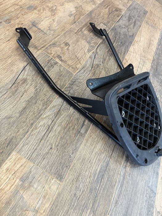 Куфар и Стойка за piaggio x9