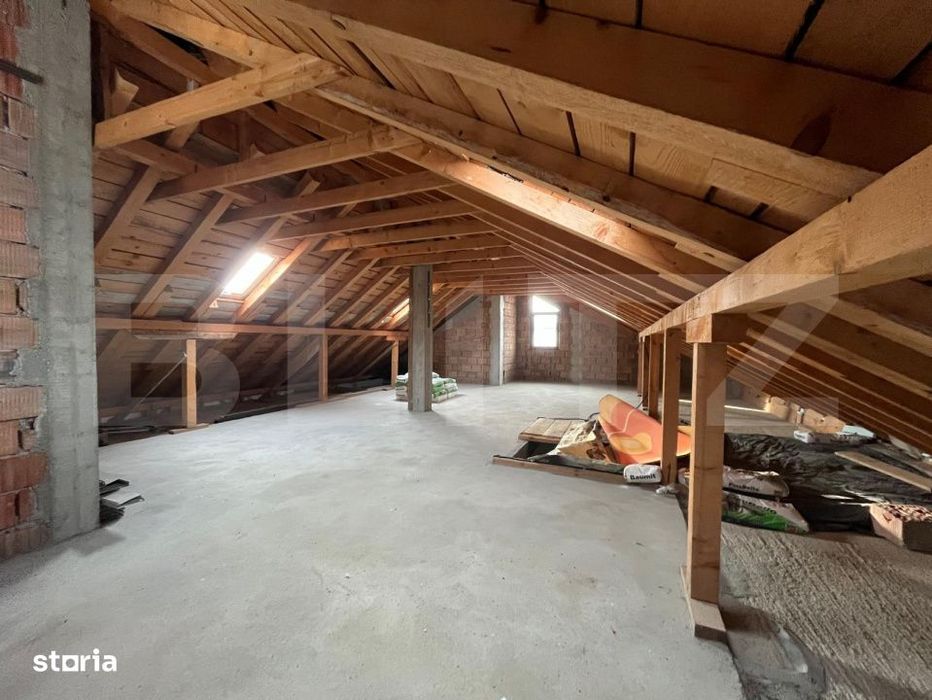 Casa cu etaj si mansarda, 5 camere, zona Santa, Mogosesti
