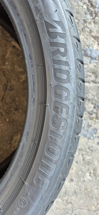 2 anvelope vara Bridgestone 285/35/20,dot 2022.Pretul este pe bucata.