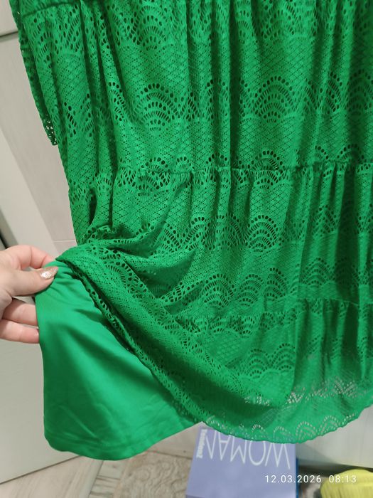 Дамска рокля в зелено Л