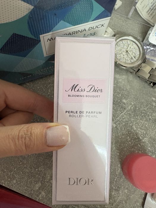 Продам парфюм молодежный , женский