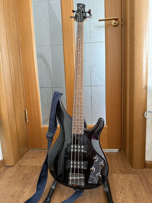 Бас гитара Yamaha TRBX304 Black