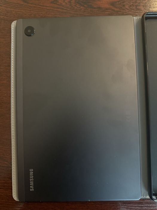 продам планшет самсунг таб А8