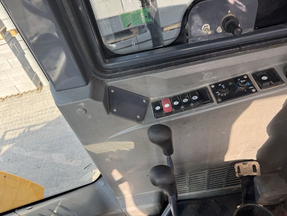 Погрусчик фронтальный