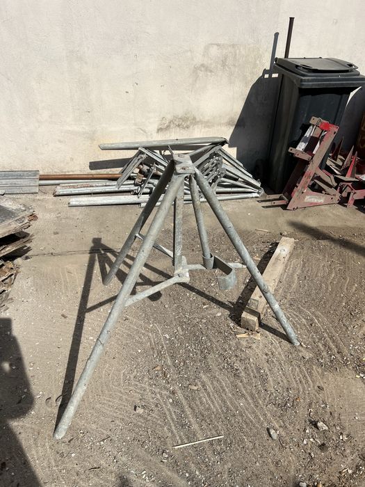 Trepiezi pentru popi metalici , Bucuresti sect 4 , whatsapp 0728151293