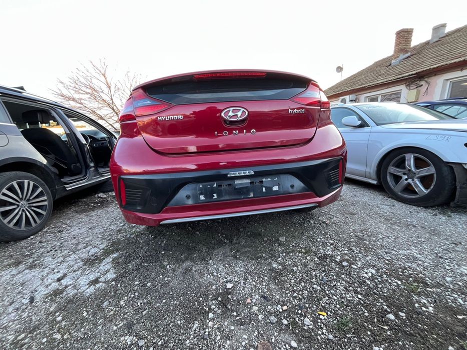 На части 2018г HYUNDAI IONIQ 1.6 gdi HYBRID Premium Хюндай