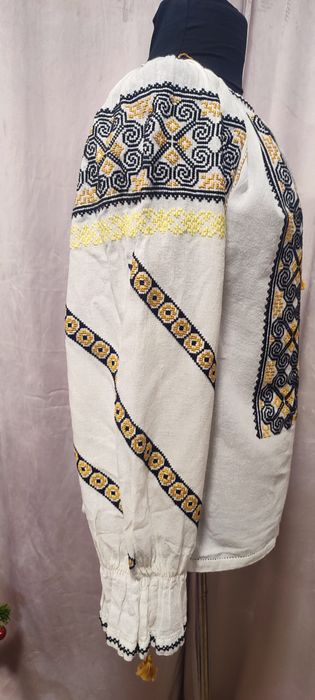 Ie tradițională damă