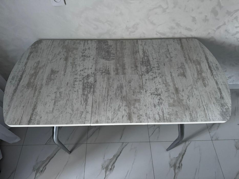 Кухонный стол   .