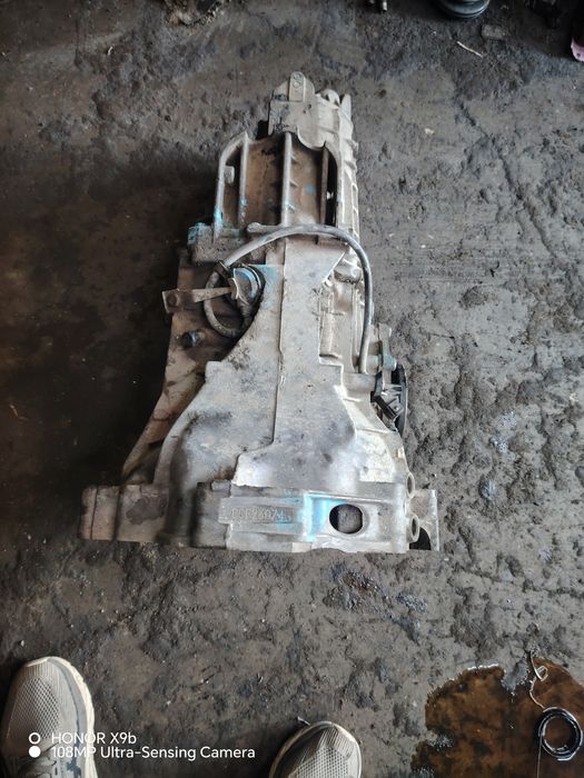 Продам коробку передач ауди 80 б4