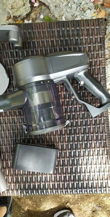 Вертикална прахосмукачка DeLonghi XLM 408 DGG